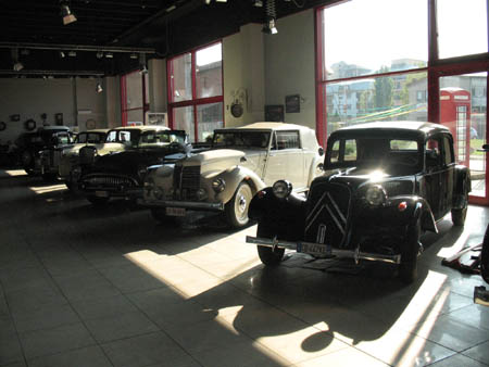 deposito ed esposizione auto d'epoca vicino Milano Como Varese Novara (3)